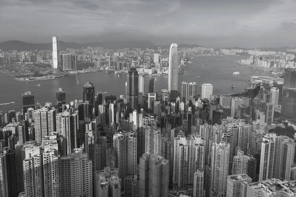 Εναέρια άποψη Χονγκ Κονγκ κεντρική επιχειρηματική στο κέντρο της πόλης θέα από την κορυφή, cityscape φόντο — Φωτογραφία Αρχείου