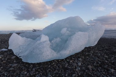 Güzellik buz kırma siyah kaya kum plaj