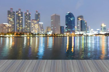 Alacakaranlık bokeh ışık şehir ofis binası, arka plan bulanık