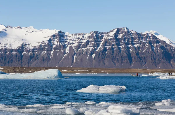 Skönhet Island vintern Jakulsaron sjön med berg bakgrund — Stockfoto