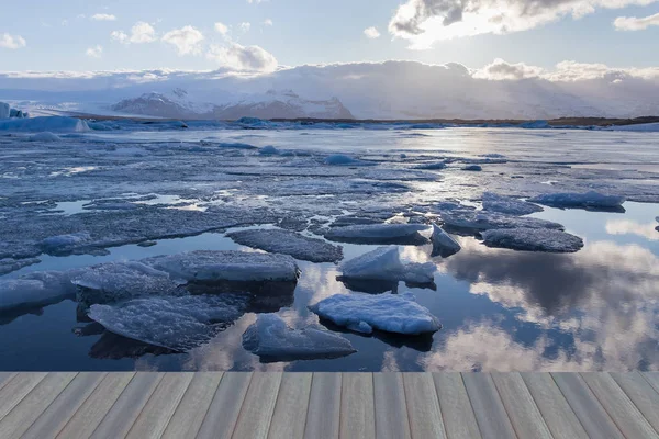 Belleza Lago de Jokulsarlon laguna iceberg al sureste de Islandia, paisaje natural fondo —  Fotos de Stock