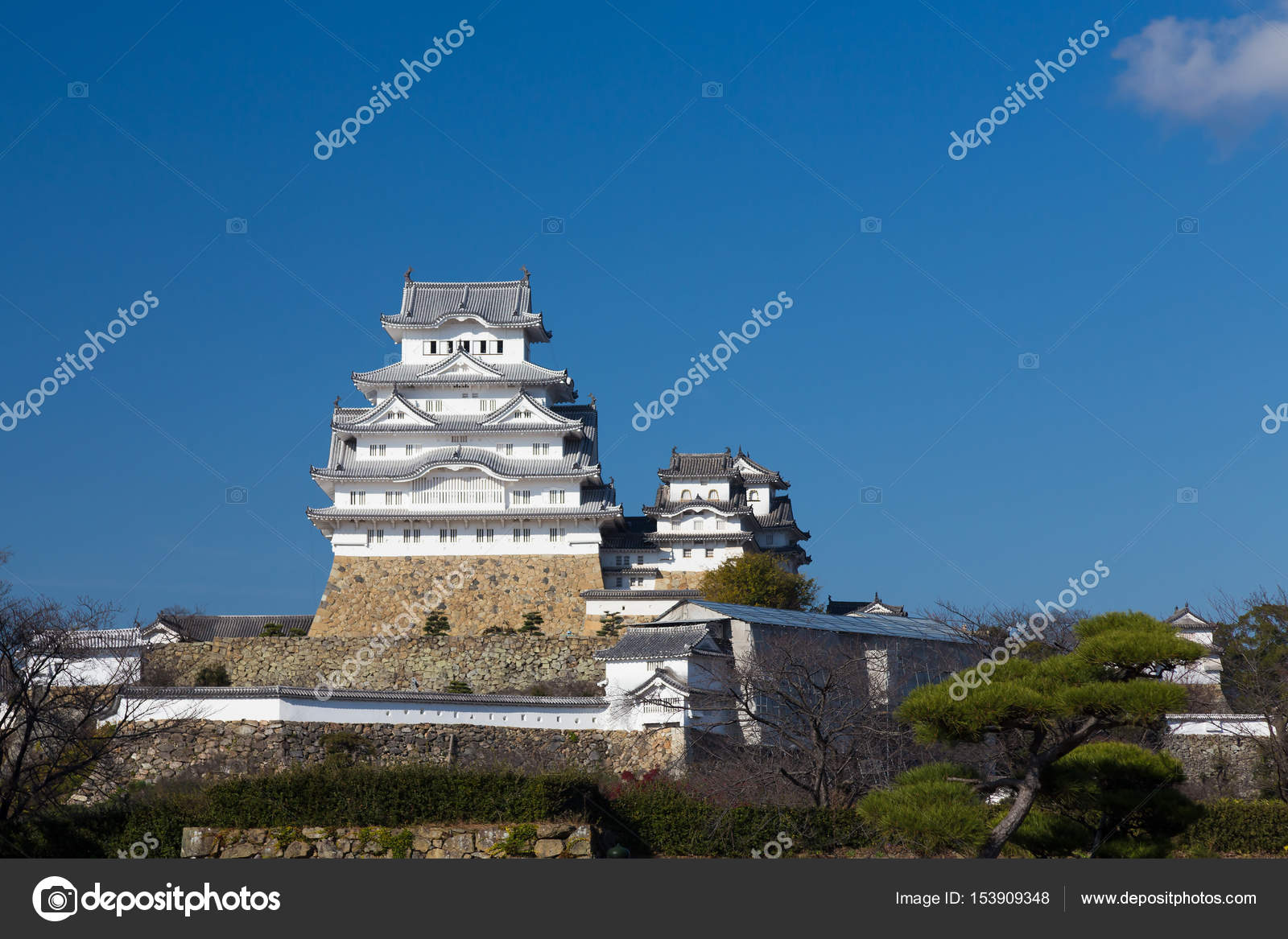 Himeji castle in Kansai Japan — Stock Photo © pranodhm 153909348