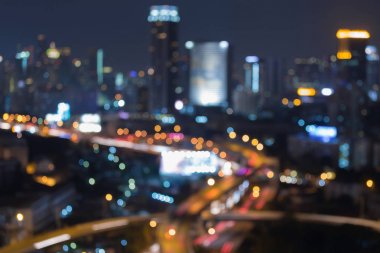 Bokeh ışık gece görünümü şehir ve yol bulanık