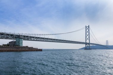 Akashi Kaikyo asma köprü üzerinde okyanus manzarası