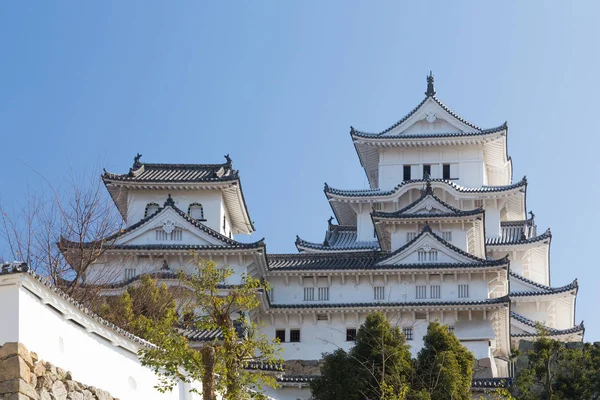 Himeji castello Kansai Giappone con sfondo cielo blu chiaro — Foto Stock