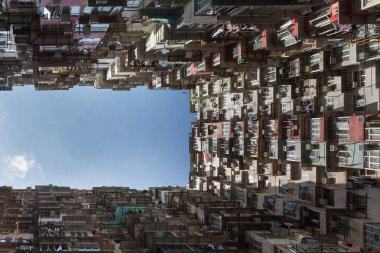 Hong Kong ikamet şehir merkezinde mavi gökyüzü karşı