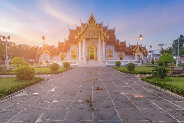 Benchamabopit Tapınağı (beyaz mermer tapınak) Bangkok Tayland Simgesel Yapı — Stok fotoğraf