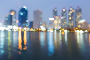 Bokeh ışık mavi alacakaranlık şehir ofis binası bulanık