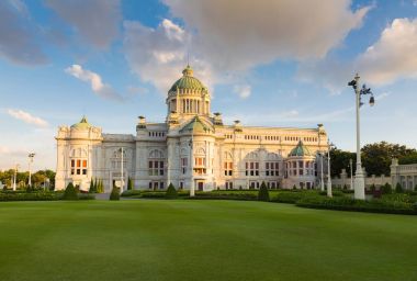 Tayland beyaz ev anıt