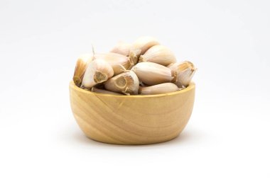 Beyaz ahşap kase sarımsak 