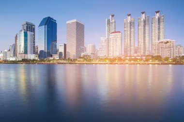 Şehir ofis su açık kamu Park Binası