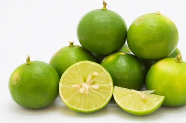 Taze slayt limes beyaz arka plan üzerinde