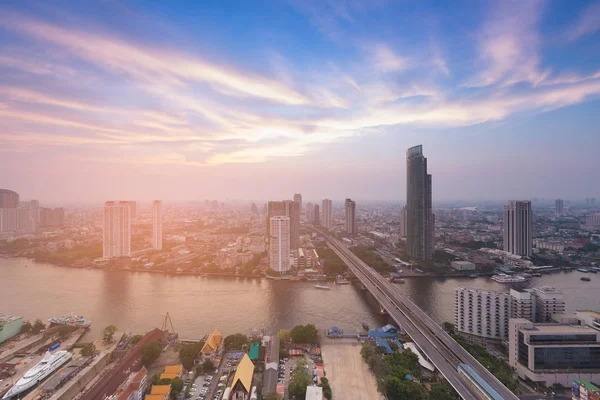 Bangkok Stadt Innenstadt Luftaufnahme Flussfront mit schöner Skyline — Stockfoto