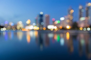 Şehir ışık yansıması ile bokeh bulanık