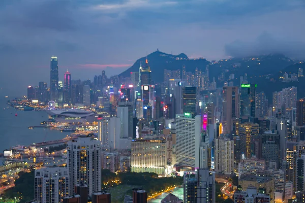 Bulanık bokeh ışık Hong Kong şehir şehir havadan görünümü — Stok fotoğraf