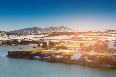 Kış sezonu manzara yanardağ
