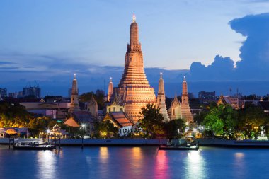 Alacakaranlık Arun tapınak Nehri ön