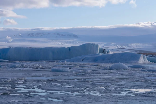 Заморожені зими озера Ісландії зимового сезону — стокове фото