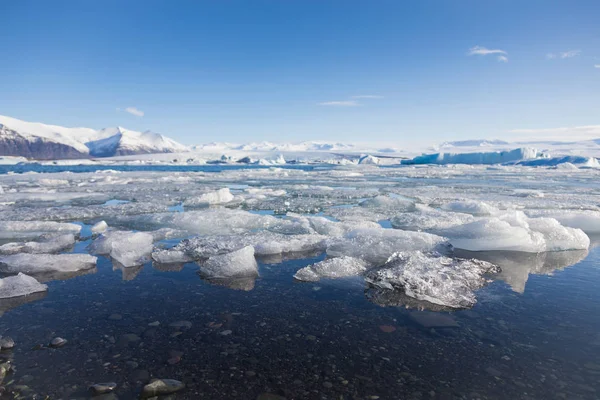 Buz kırma kış lagün üzerinde İzlanda