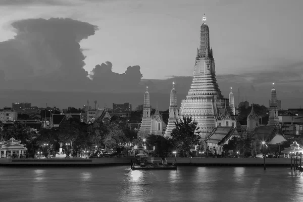 Temple Arun front de rivière, Bangkok Thaïlande monument — Photo