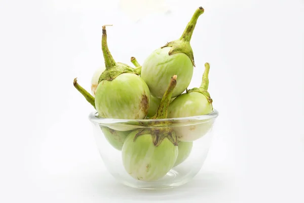 Gröna aubergine på glasskål — Stockfoto