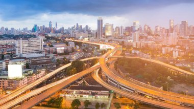 Otoyol kavşağı ve şehir iş şehir geçmişi 