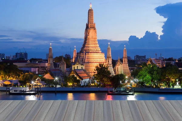 Alacakaranlık su açık, Tayland Bangkok Landmark tapınakta Arun — Stok fotoğraf