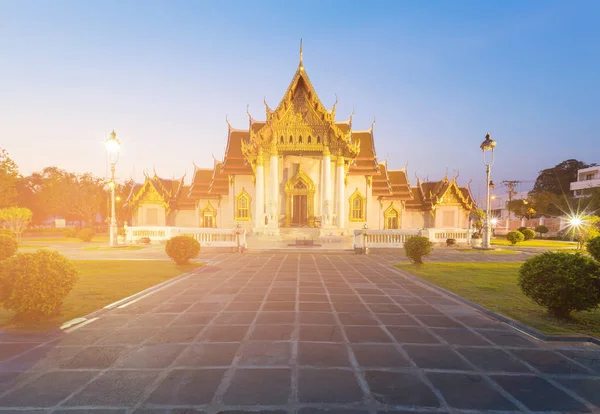 Bílý Mramorový chrám Bangkok Thajsko — Stock fotografie