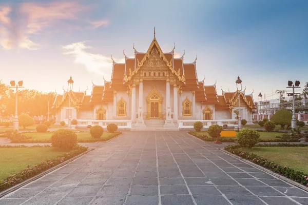 Efeito Luz Solar Templo Mármore Branco Marco Bangkok Tailândia — Fotografia de Stock