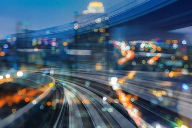 Tren parça arka plan hareketli şehir bulanık gece ışık çift pozlama soyut
