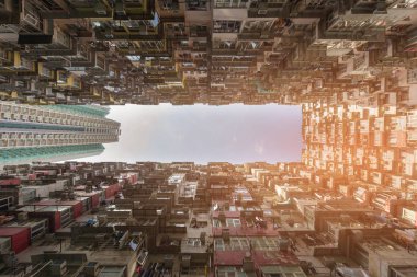 Alt görünümü taç daire Hong Kong şehir merkezinde, cityscape arka plan