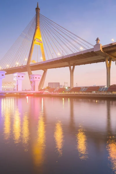 Blue Twilight Suspension Bridge River Front Bangkok City Landmark — Stock Photo, Image