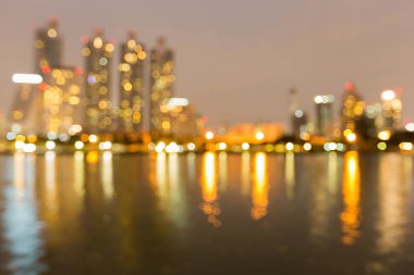 Gece ışık şehir ofisi şehir merkezinde, arka plan bulanık