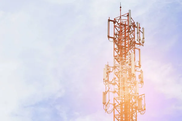 Telecom Torre Estação Base Com Fundo Céu — Fotografia de Stock