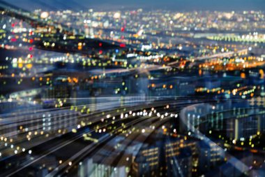 Hareket hareketli parça bulanık ışık şehir şehir, arka plan üzerinde tren