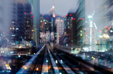 Tren yolu hareket hareketli bokeh şehir ışık, arka plan bulanık