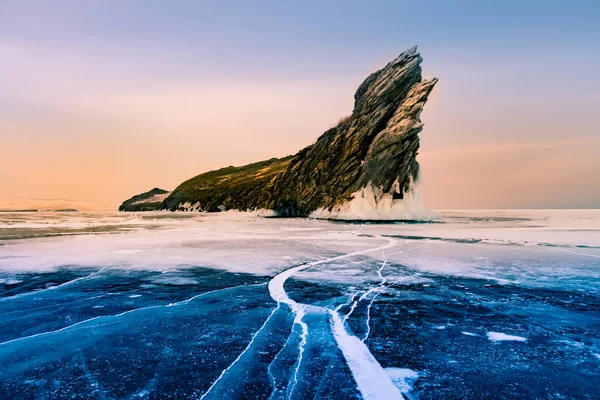 Ogoy Eiland Het Baikalmeer Bevroren Winterseizoen Tijdens Zonsopgang Rusland Natuurlijk — Stockfoto