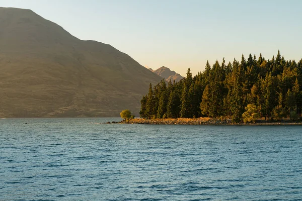 Ηλιοβασίλεμα Τόνο Στη Λίμνη Wakatipu Queentown Νότιο Νησί Νέα Ζηλανδία — Φωτογραφία Αρχείου