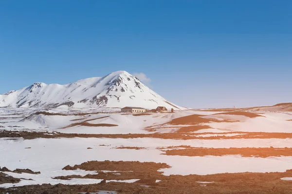 Nieve Cubierta Sobre Montaña Con Fondo Cielo Azul Claro Islandia — Foto de Stock