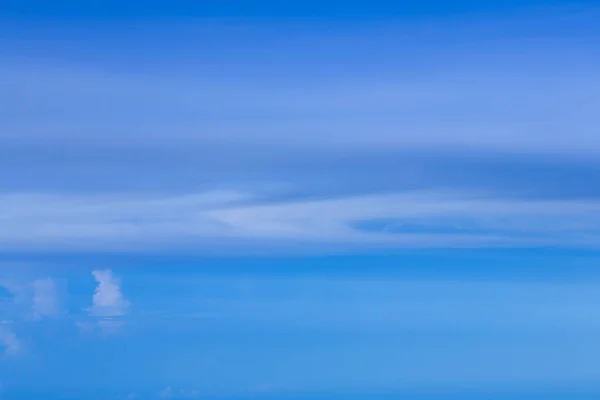 Μπλε Ουρανό Και Άσπρα Σύννεφα Φόντο Και Υφή — Φωτογραφία Αρχείου