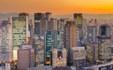 Bina downtown günbatımı gökyüzü arka plan, Japonya ile iş Şehir Ofisi