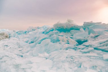Buz gibi su Gölü yüzeyi Baykal su gölde kış sezonu, doğal peyzaj arka plan kırma