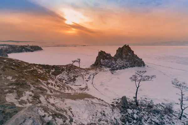 Λίμνη Βαϊκάλη Στη Χειμερινή Σεζόν Μετά Από Ηλιοβασίλεμα Ουρανό Φόντο — Φωτογραφία Αρχείου