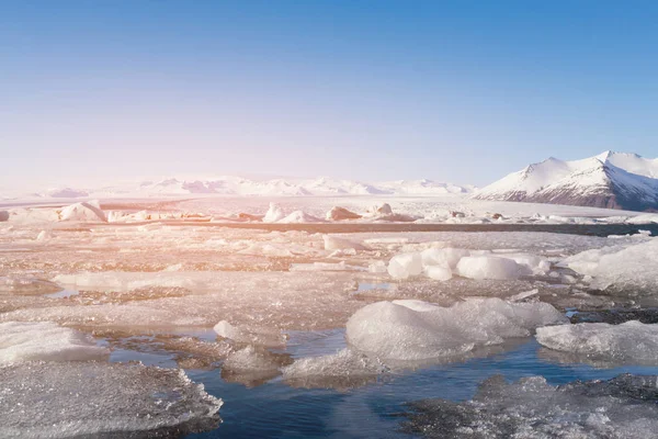 Jokulsarlon 礁湖冰川 有晴朗的蓝天背景 冰岛自然冬季景观 — 图库照片