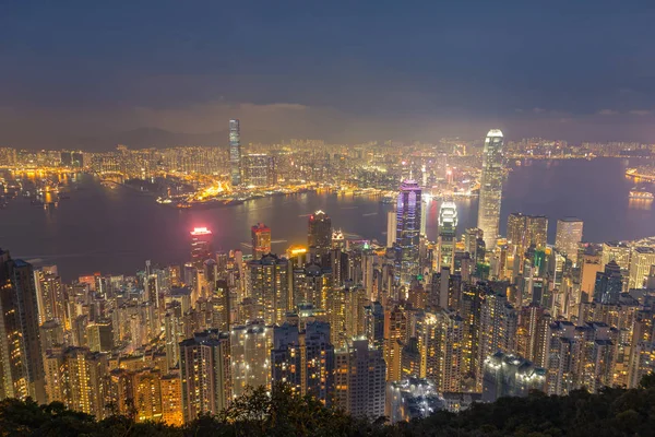 ビクトリアのダウンタウンに夜光香港ビジネス湾スカイライン 都市景観の背景 — ストック写真