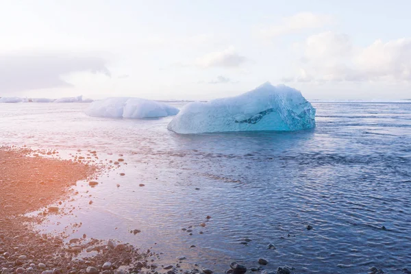 Ghiaccio Ghiacciato Sulla Costa Del Mare Skyline Islanda Stagione Invernale — Foto Stock