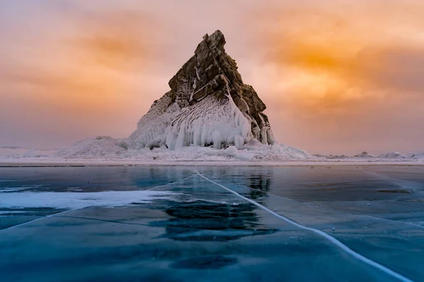 Рок Гори Замерзання Води Озера Захід Сонця Небо Фоном Природний — стокове фото