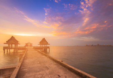 Yol manzarası, doğal peyzaj arka plan yürüyüş üzerinde güzel gün batımı