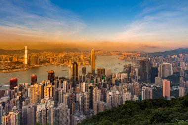 Güzel günbatımı hava görünümünü Hong Kong iş şehir merkezinde Peak