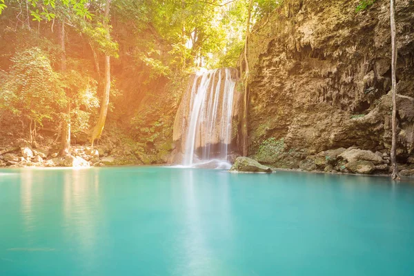 Natuurlijke Blauwe Stroom Waterval Tropisch Woud Landschap Achtergrond — Stockfoto